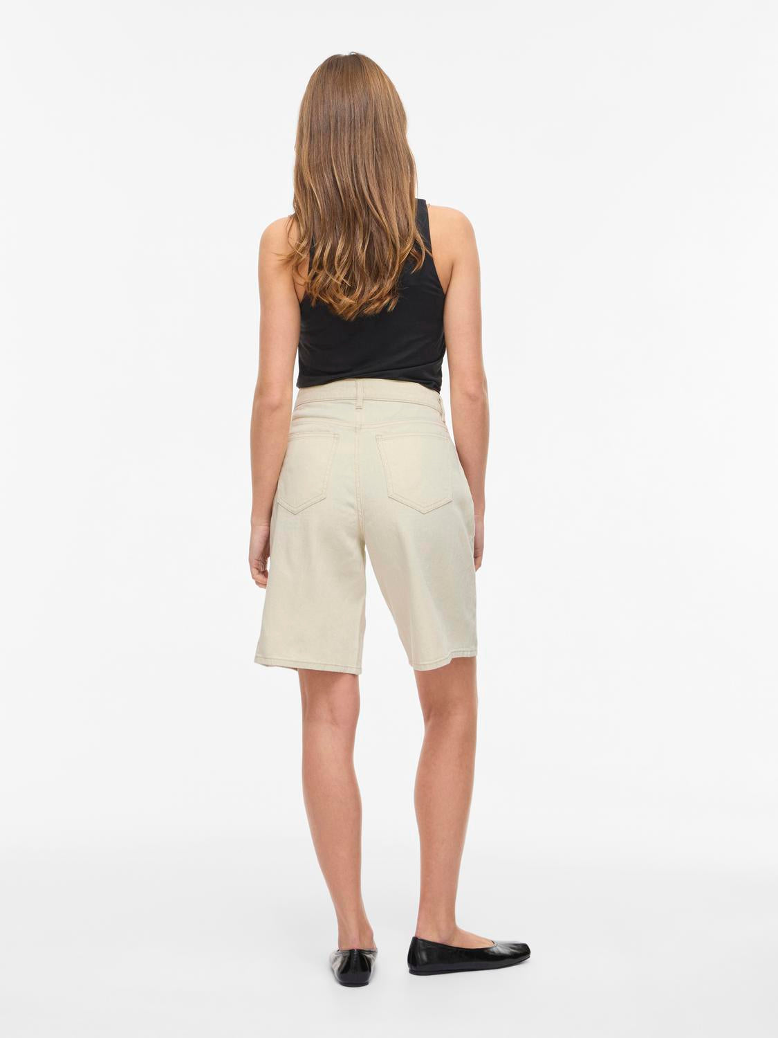 model_shot-back